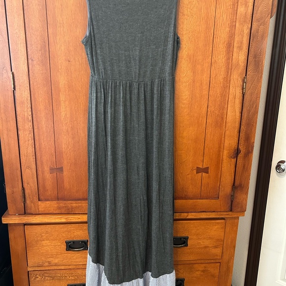 Vanilla Bay long dress perfect for any occasion. Dressy or casual. - Picture 3 of 4